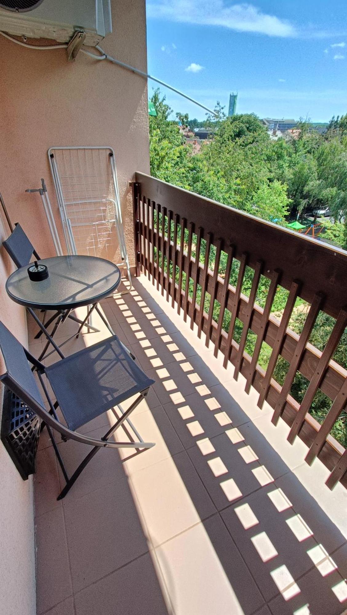 Newisland Family Apartman Sárvár Esterno foto