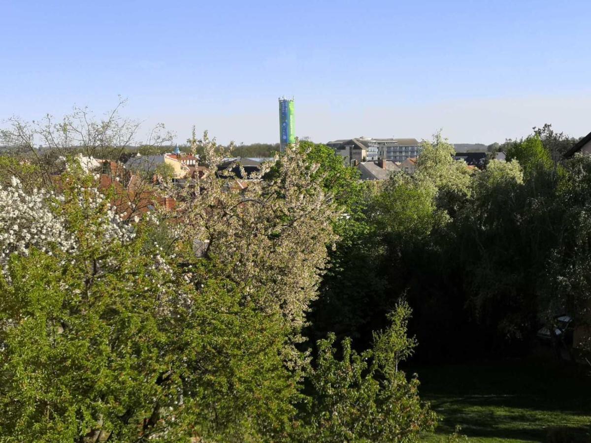 Newisland Family Apartman Sárvár Esterno foto